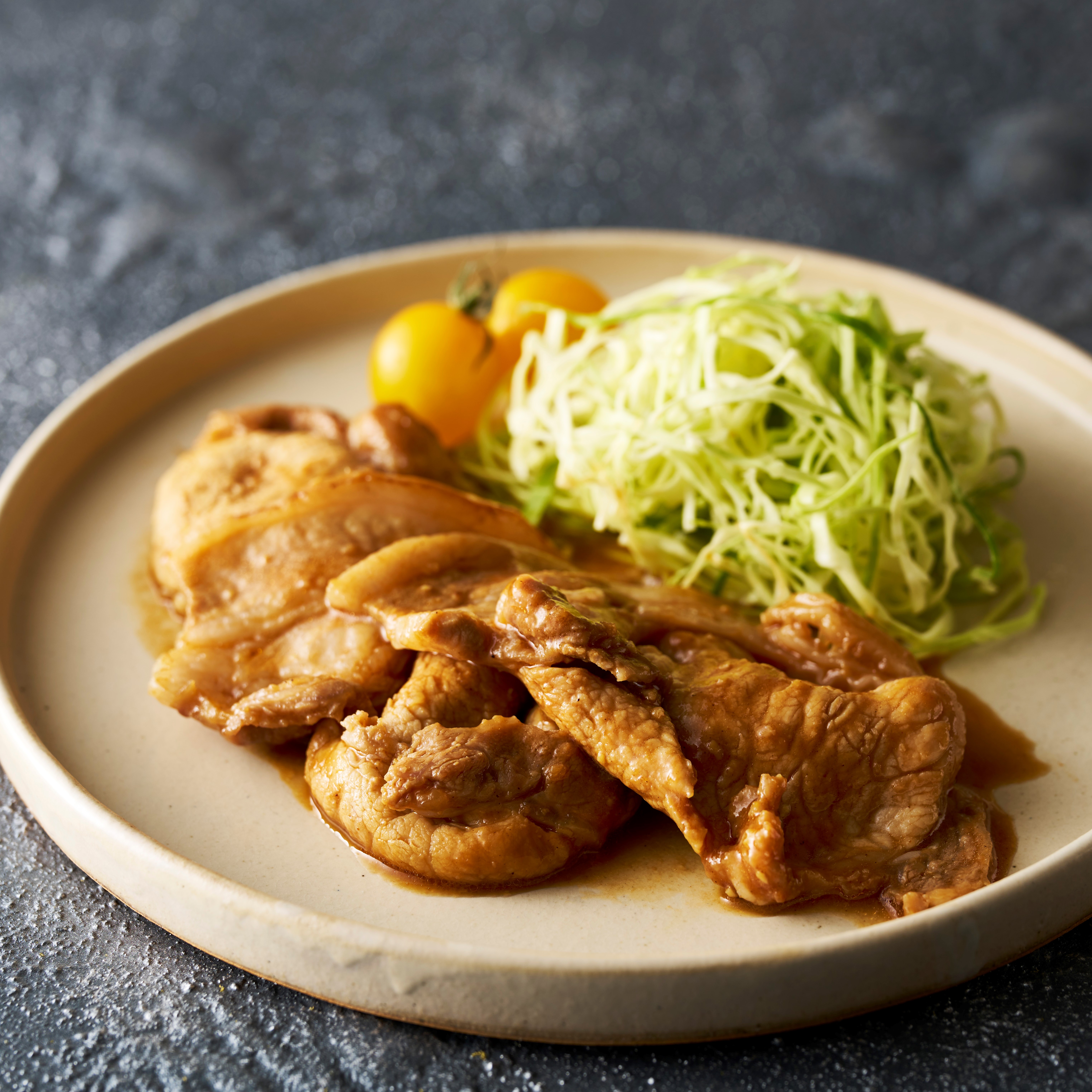 万能味ソースでつくる<br>ご飯がすすむ！しょうが焼